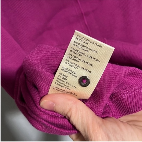 Anthropologie Pilcro Andie Ribbed Sleeveless Henley Tank in Raspberry - Picture 6 of 6